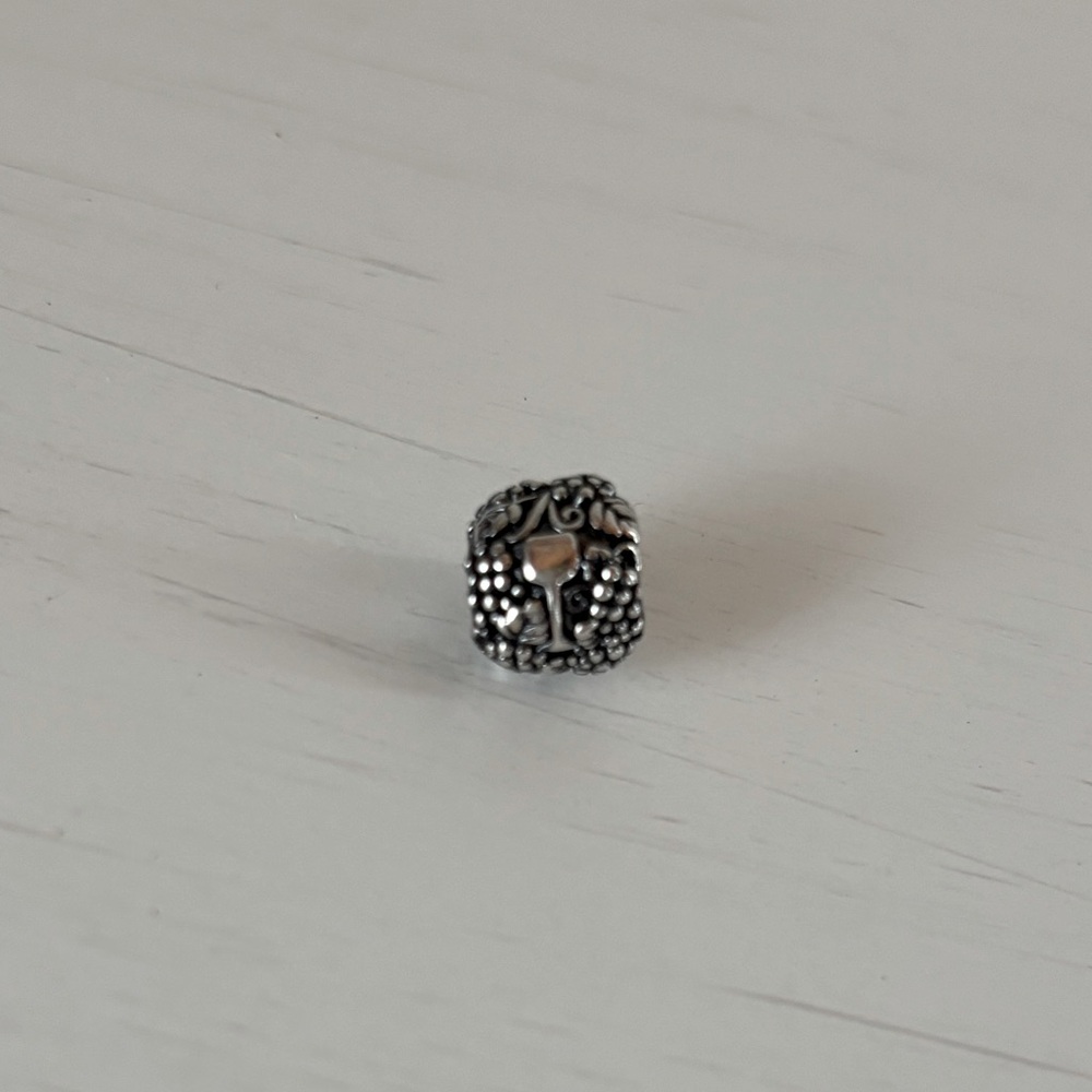 Pandora vineyard wine charm (bottle, glass, grapes)